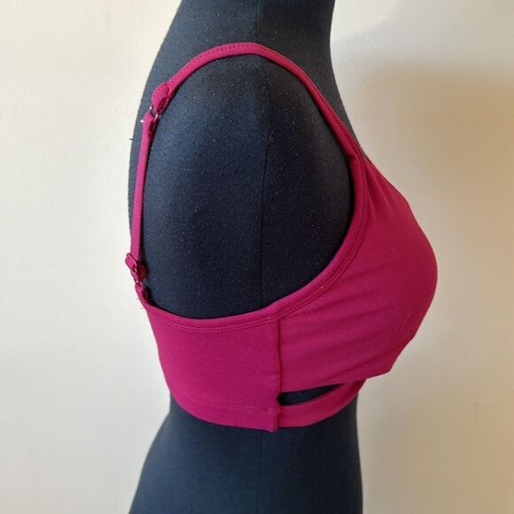 Fabletics burgundy crossover banded sports bra. Medium. - Picture 3 of 5
